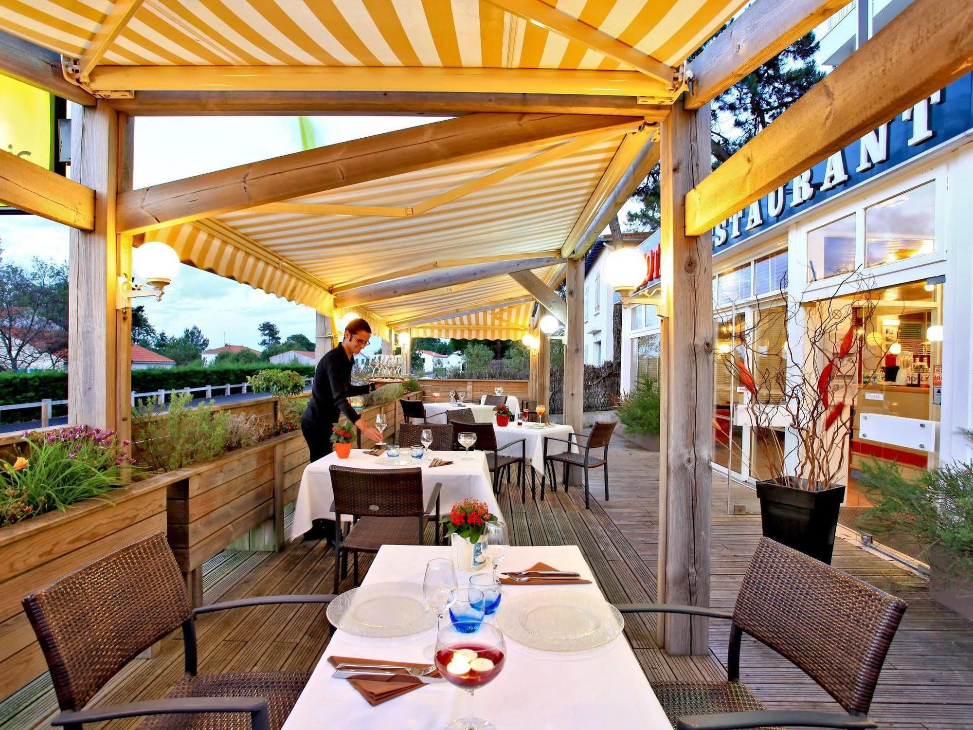 Logis Les Cols Verts La Tranche-sur-Mer Exterior photo